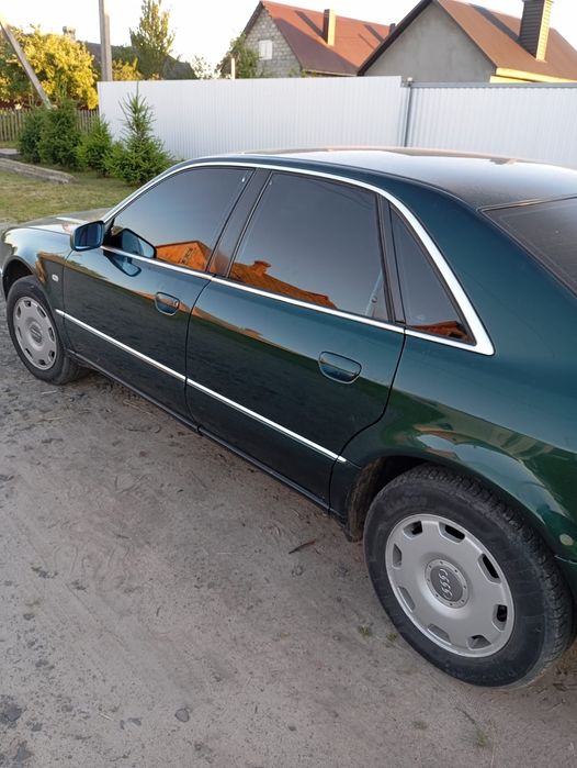 Продам ауді А 8 .