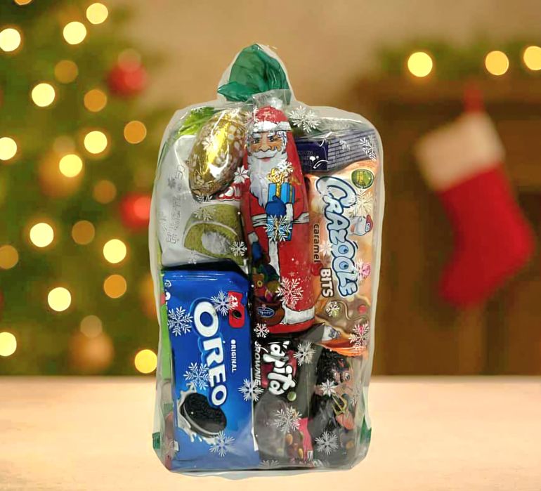 Paczki świąteczne zestawy słodyczy prezent na Mikołaja Boże Narodzenie