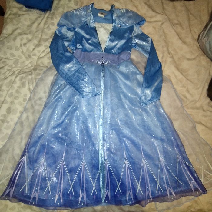 Продам карнавальні сукні для дівчат 5-12р