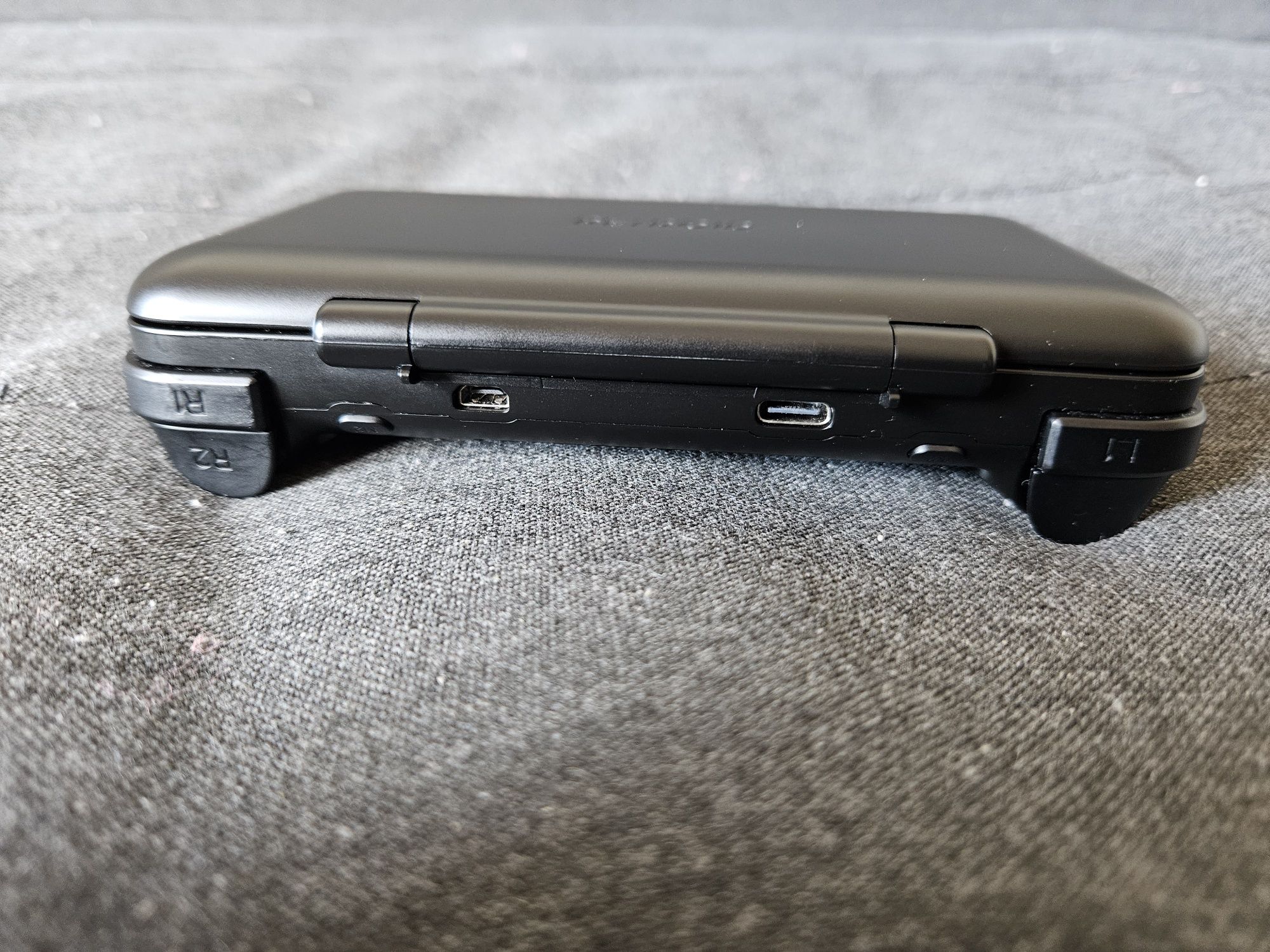 Retroid pocket flip 1