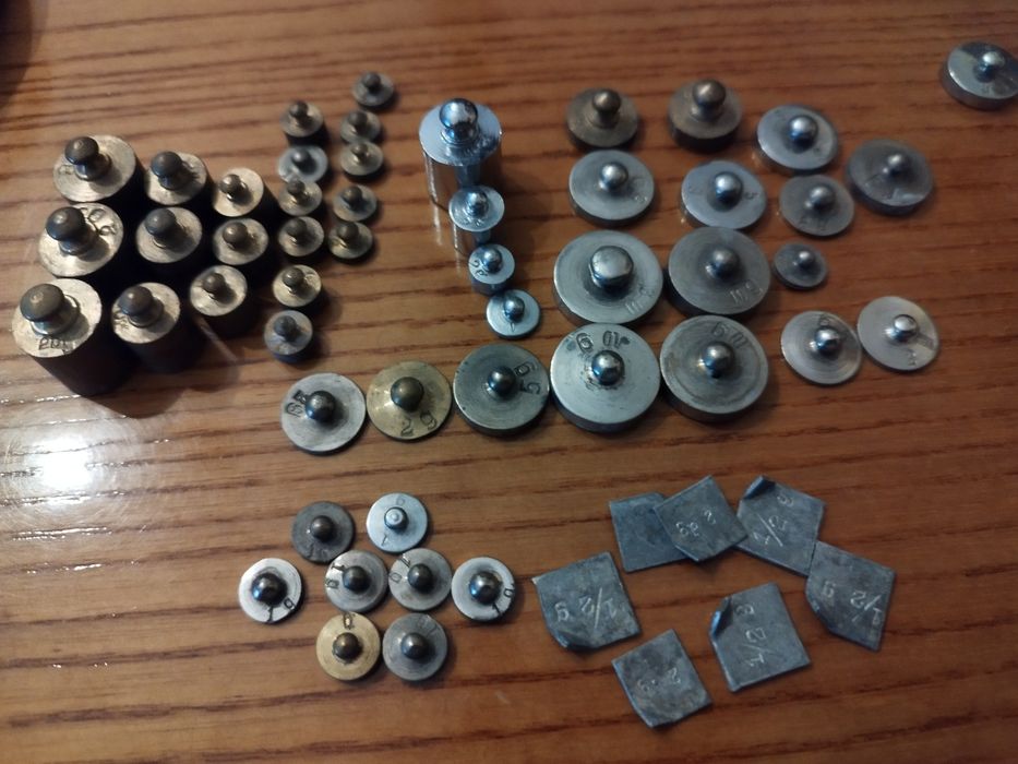 Pesos pequenos latão para balança antiga