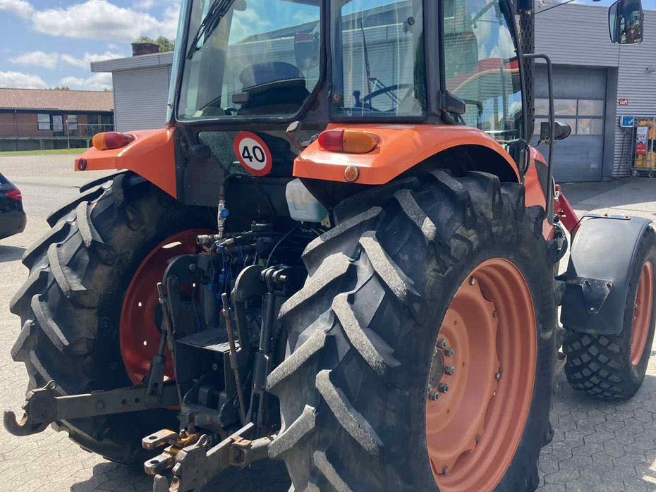 Ciągnik Kubota M8540 przedni tuz i wom klima salon