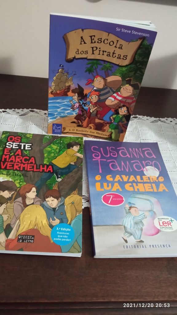 Livros de bolso completamente novo