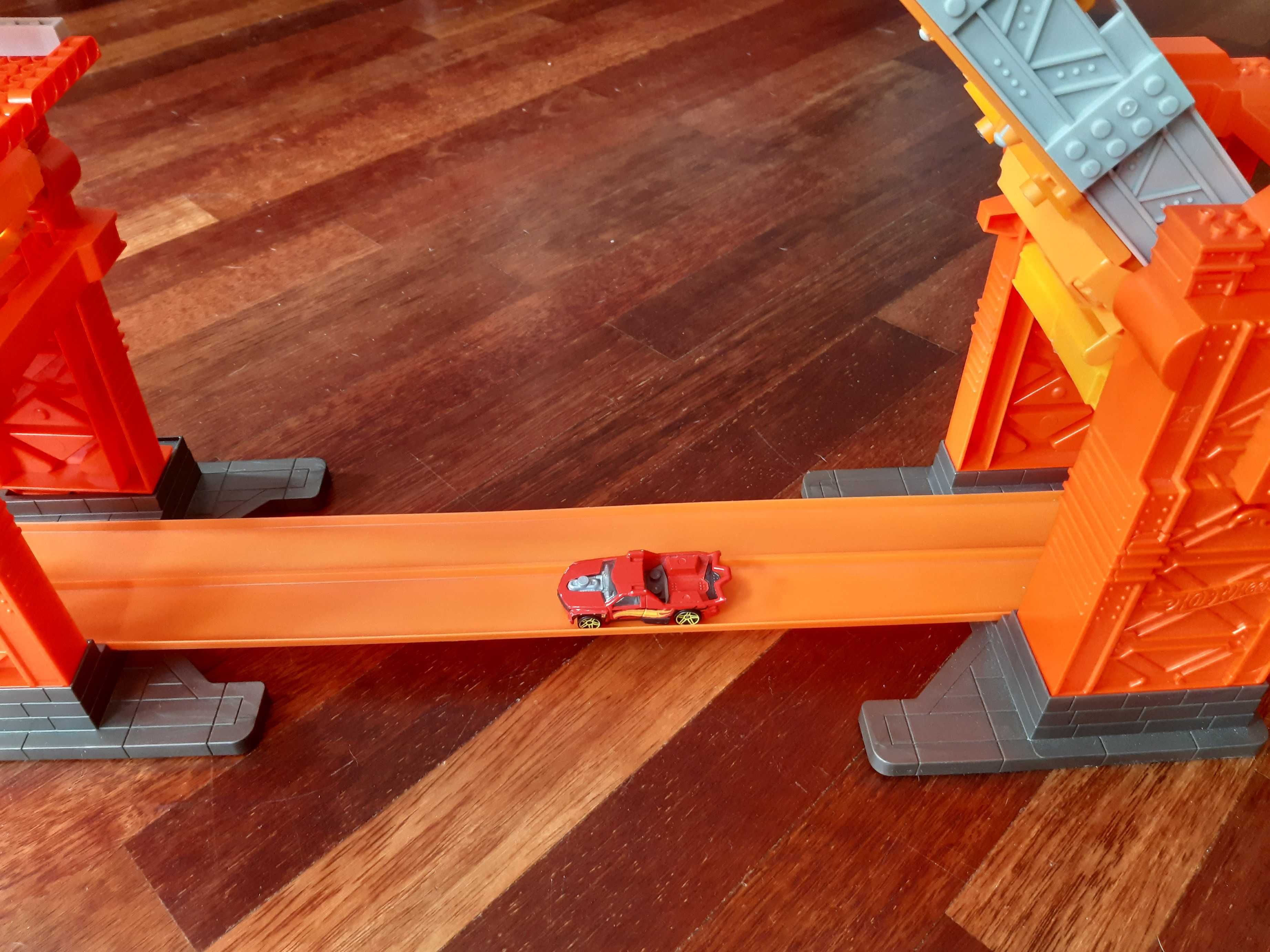 Hot Wheels Track Builder