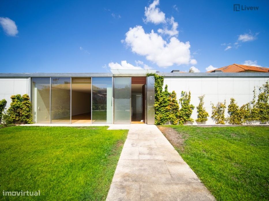 Moradia T4 na Quinta da Casa Amarela - condomínio fechado nas Antas