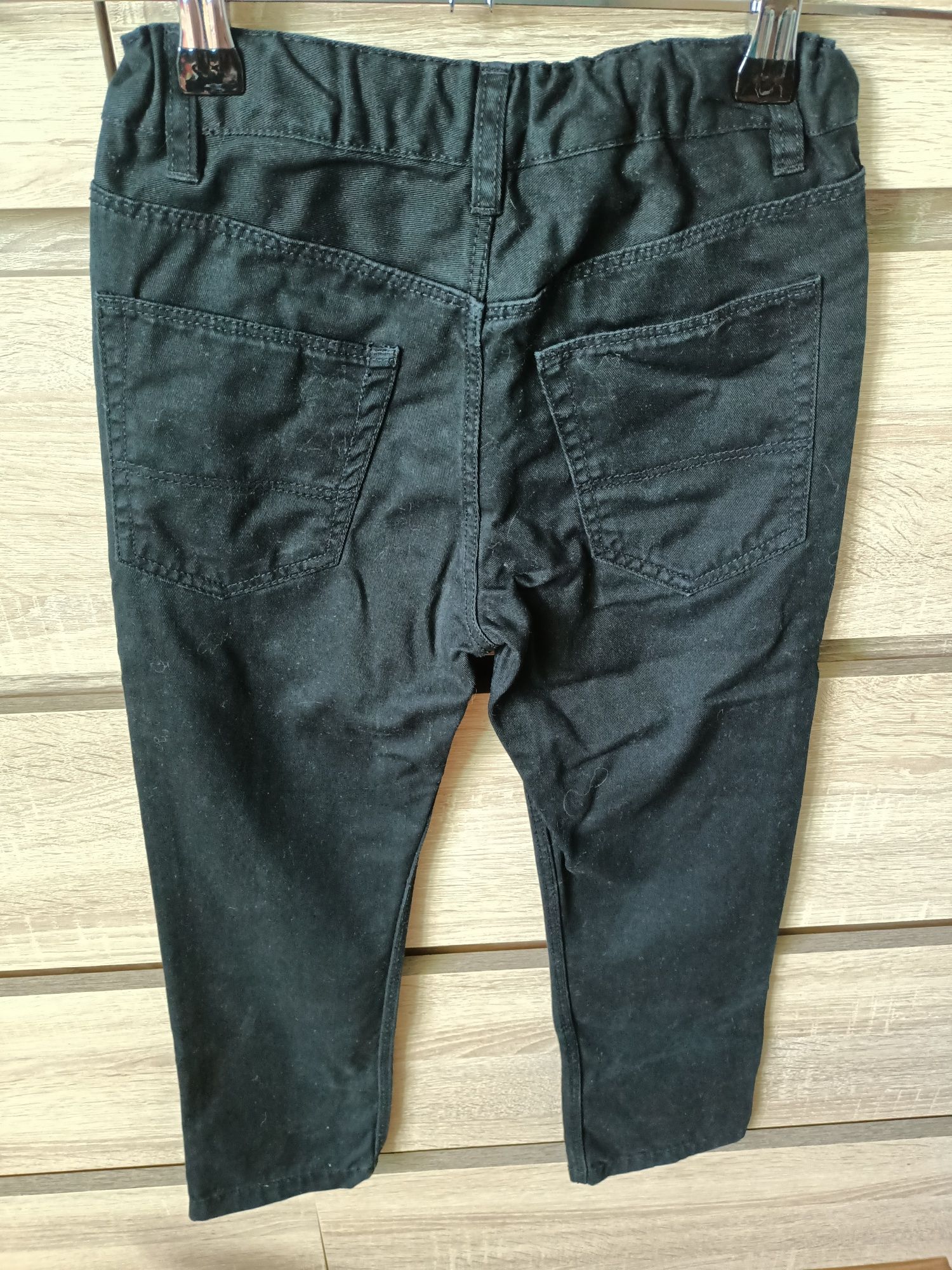 Czarne spodnie jeansy chinosy H&M 122cm gładkie eleganckie