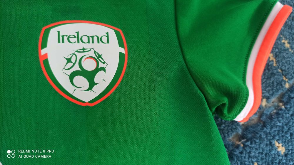 Koszulki piłkarskie Celtic i Irlandia. Hologram.