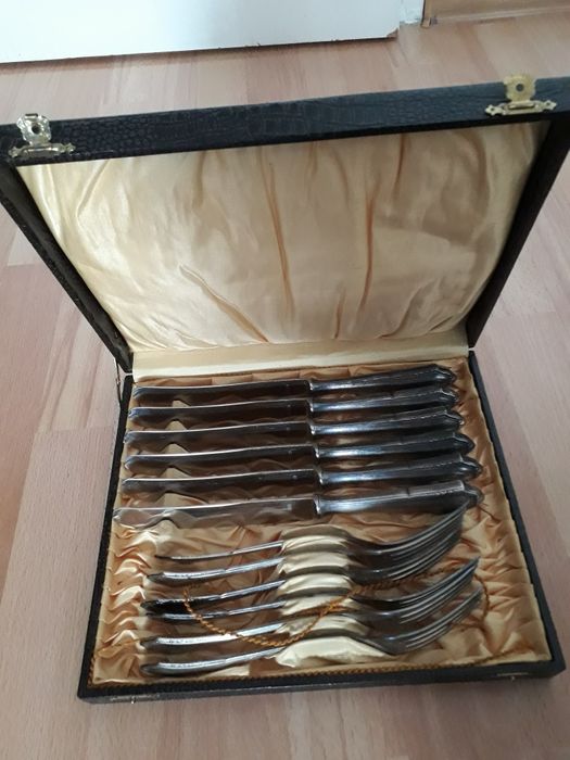 Posrebrzane stare sztućce Rostfrei BSF 90 w walizeczce 12 szt.