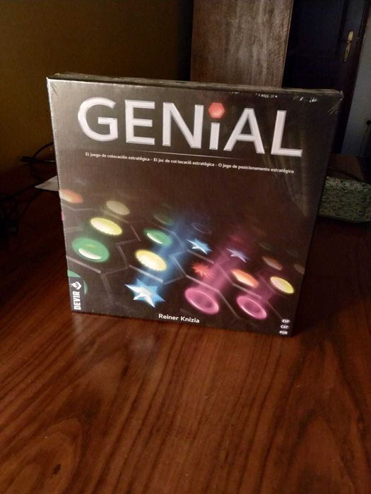Genial, jogo de tabuleiro