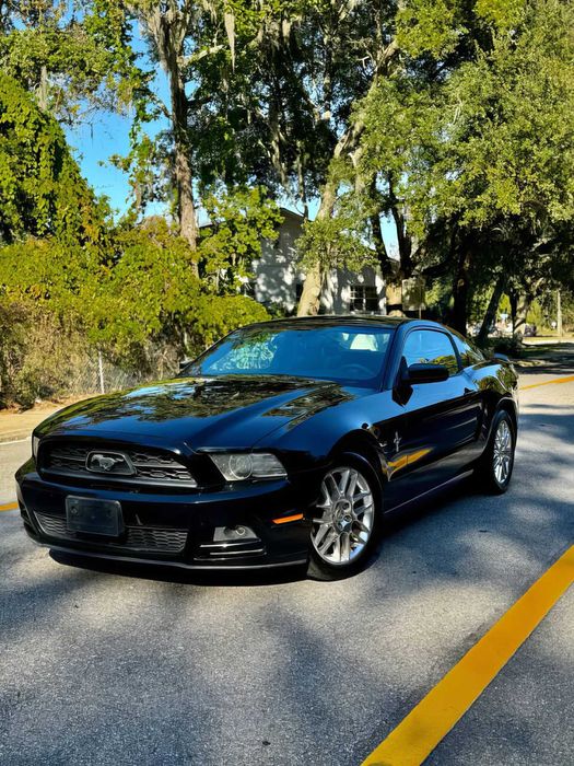 Ford Mustang      2014