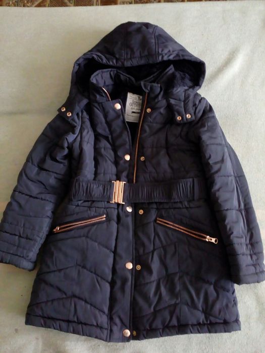 Тепле пальто (плащ, куртка) на дівчинку 6-7 лет