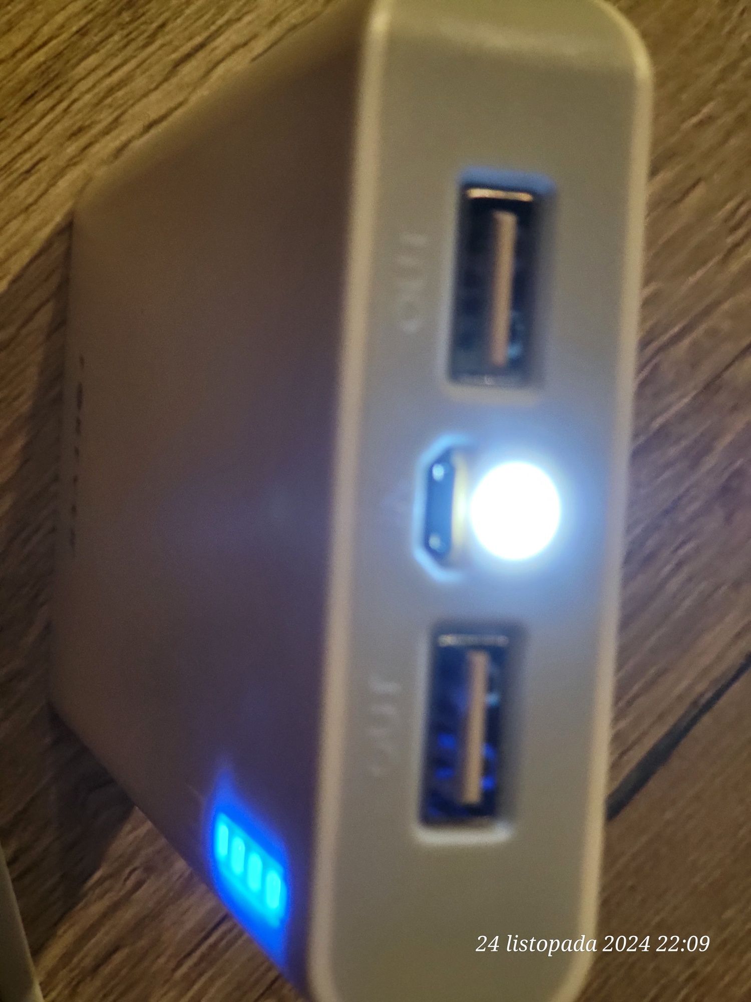 Power bank, 10000 ,2 usb + mini usb