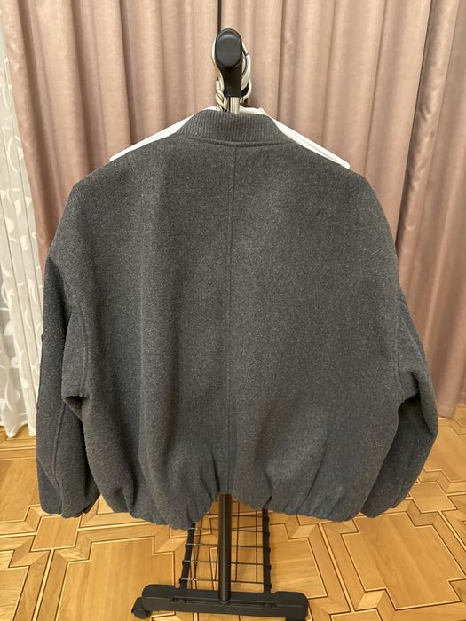 Продам сірий бомбер Zara