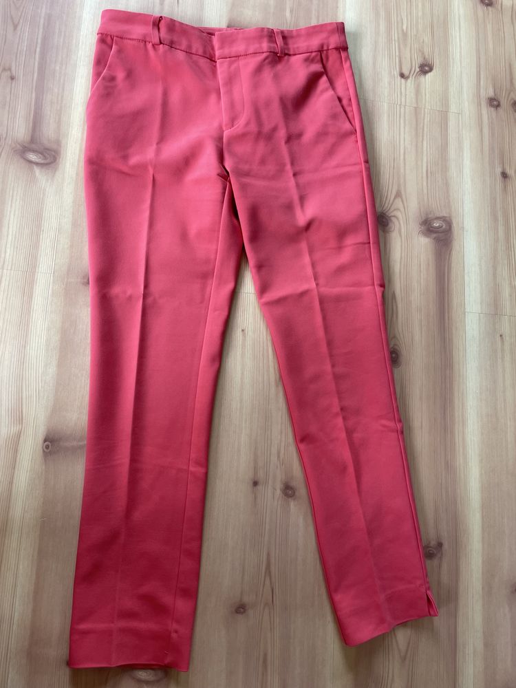 Spodnie typu chinos/cygaretki Stradivarius w rozmiarze 34