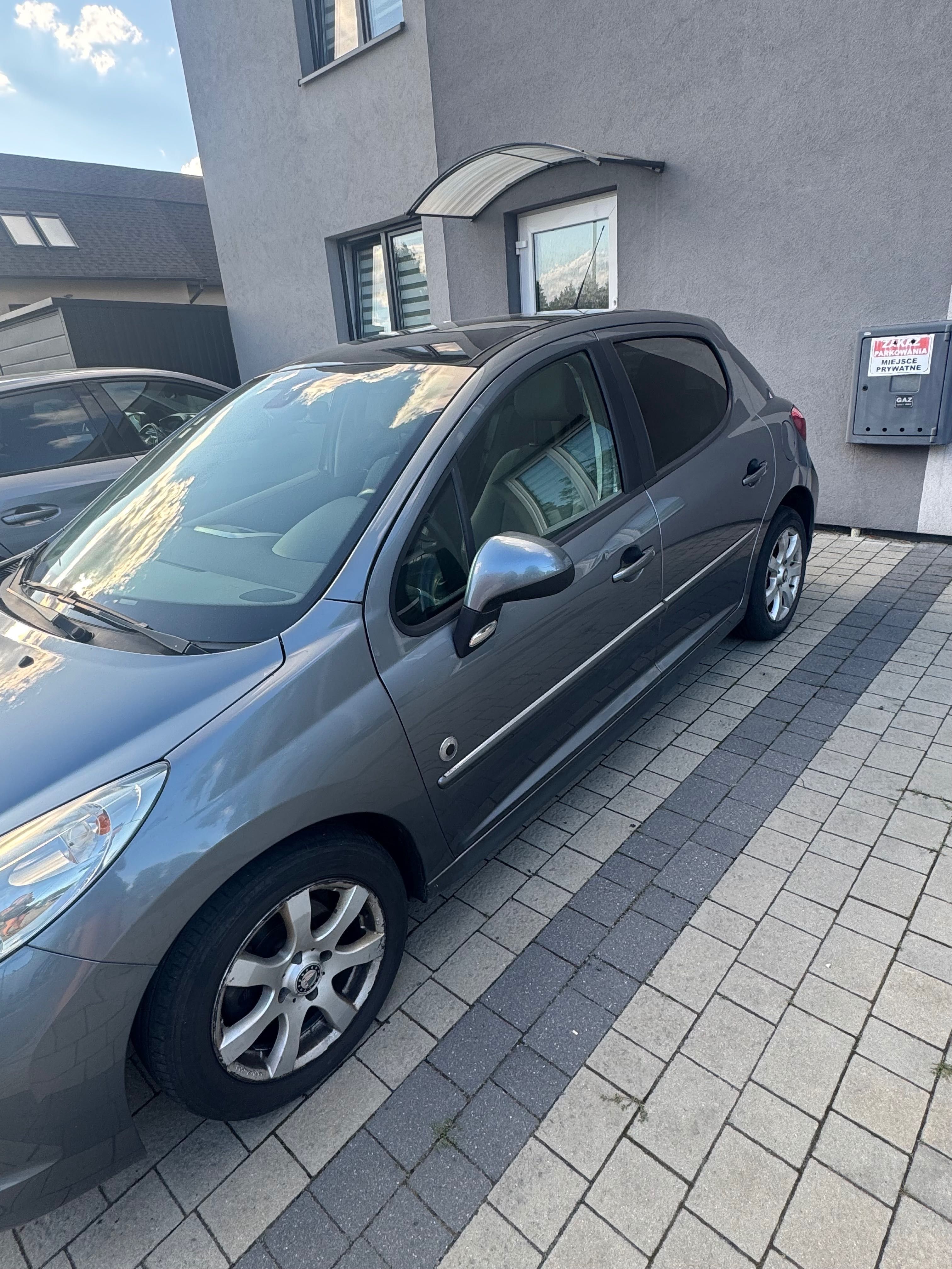 Peugeot 207 panorama 2011r