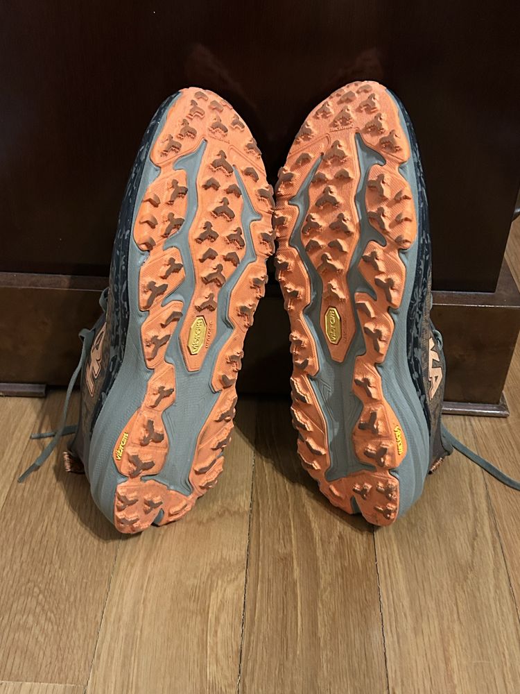 Hoka Speedgoat 6