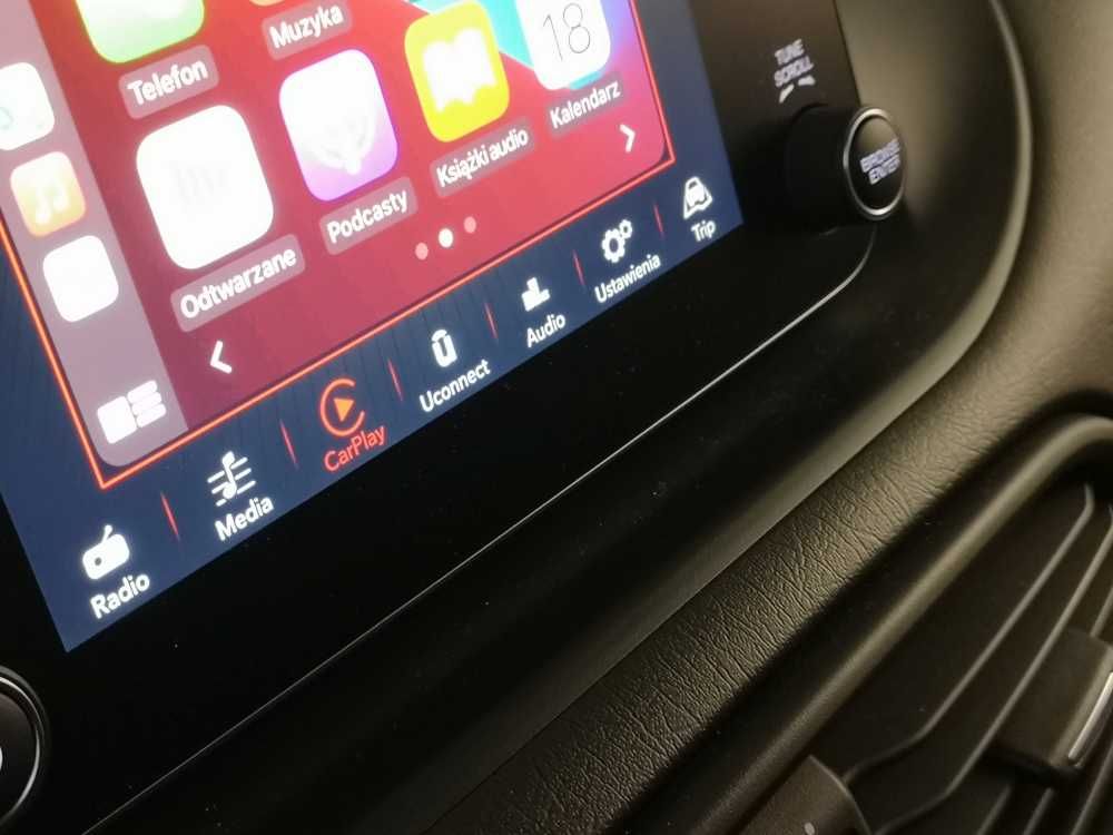 Carplay Android Auto FIAT Tipo Uconnect Continental VP2 kamera  proxy
