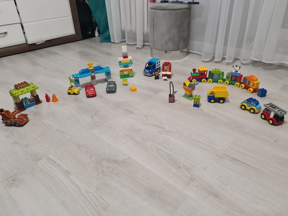Mega zestaw lego duplo pociąg, zygzak mcqueen, budowa, policja