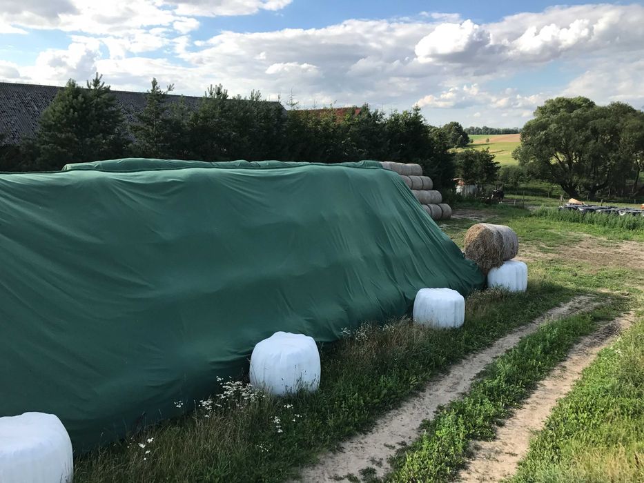Fliz, agrowłóknina, włóknina sposób na przechowywanie bel siana, słomy