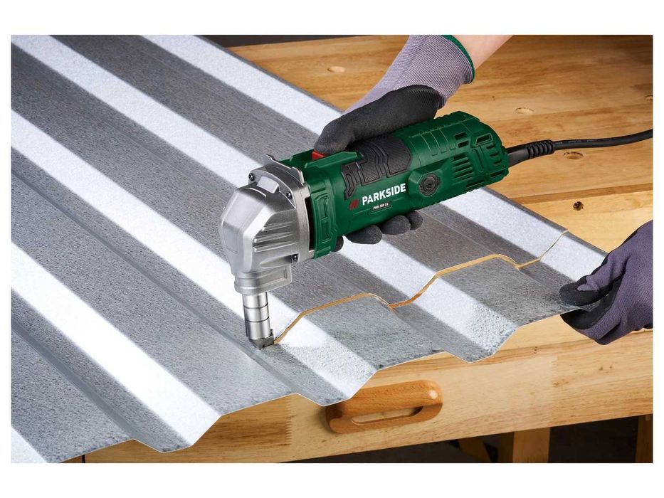 Elektryczne nożyce do cięcia blachy skokowe Parkside PMK 550 C2 550W