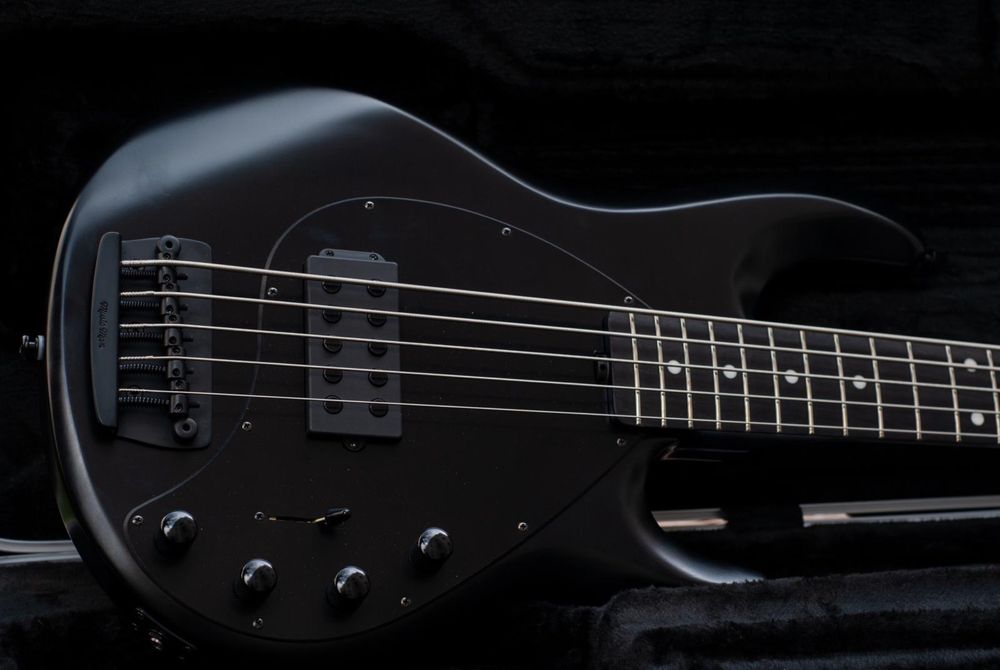 Music Man Stingray 5H Stealth Black 2018