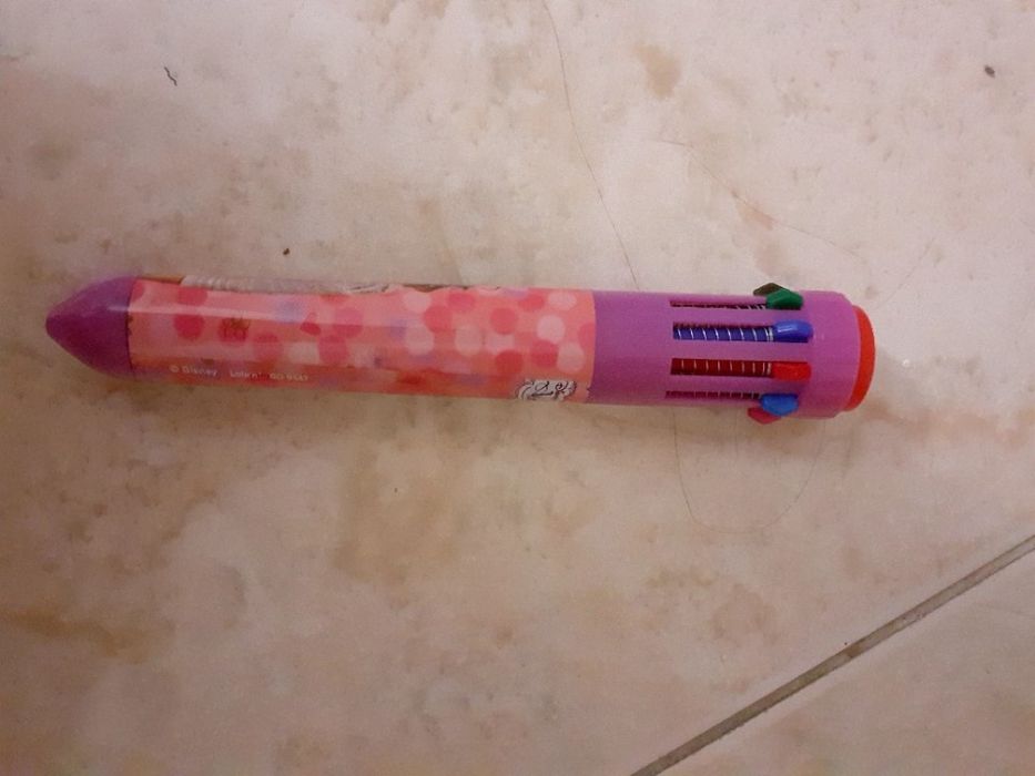 Caneta violeta