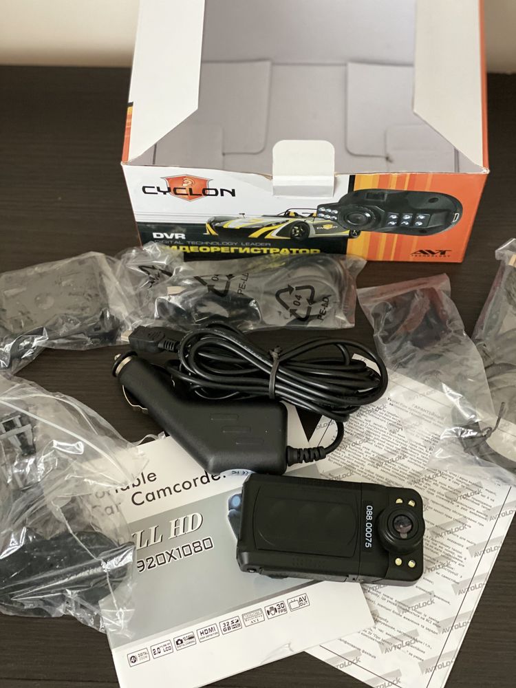 Видеорегистратор Cyclon DVR-88FHD