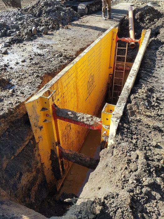 Szalunek do wykopu długość 4,5m podwójna krawędź tnąca