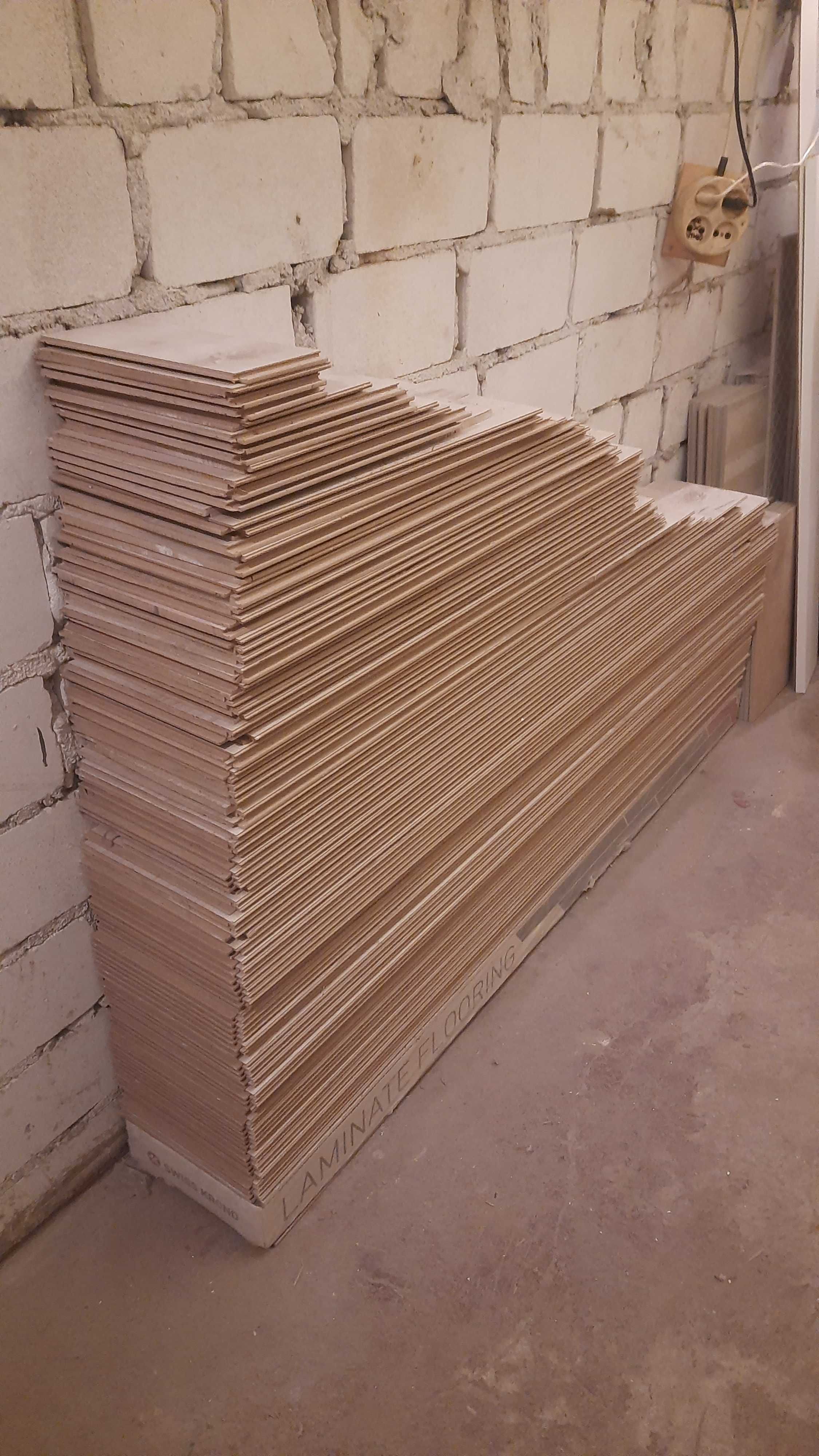 Panele SWISS KRONO - DĄB AXEL OAK / DĄB WŁOSKI - 48 m2 nieużytkowane