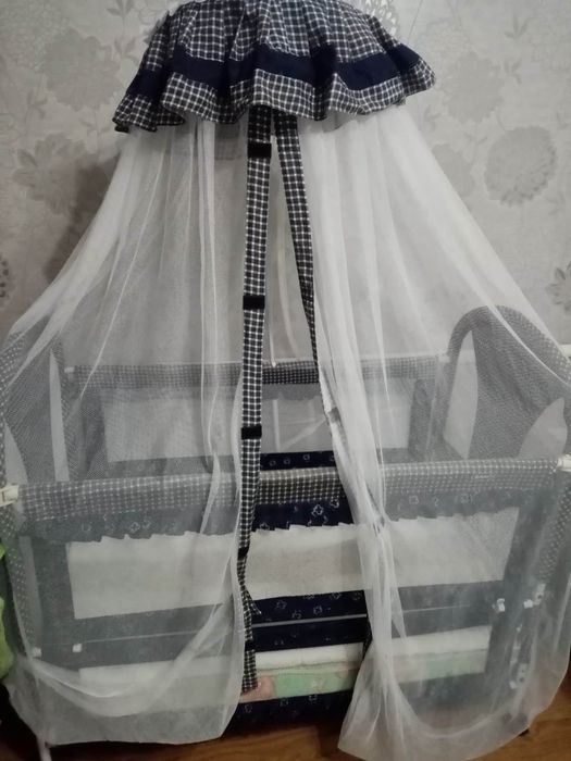 Продам кроватку нова
