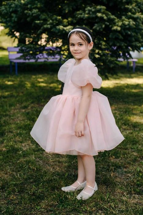 Плаття святкове пудрового кольору,на зріст 122 см