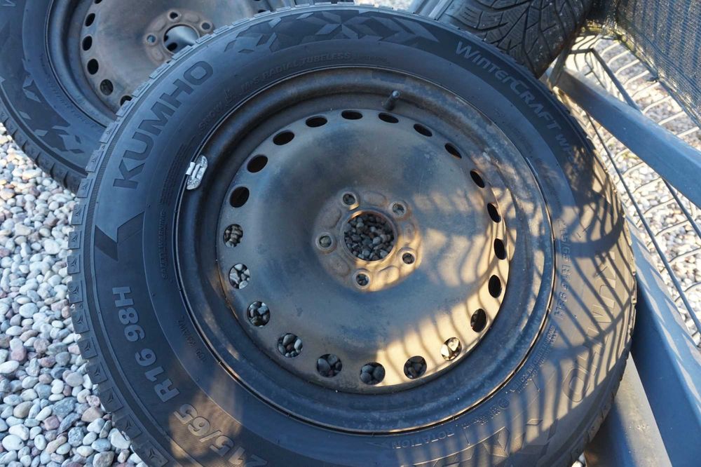 Ford KUGA _ KOŁA ZIMOWE_  felgi z oponami zimowymi 215/65R16