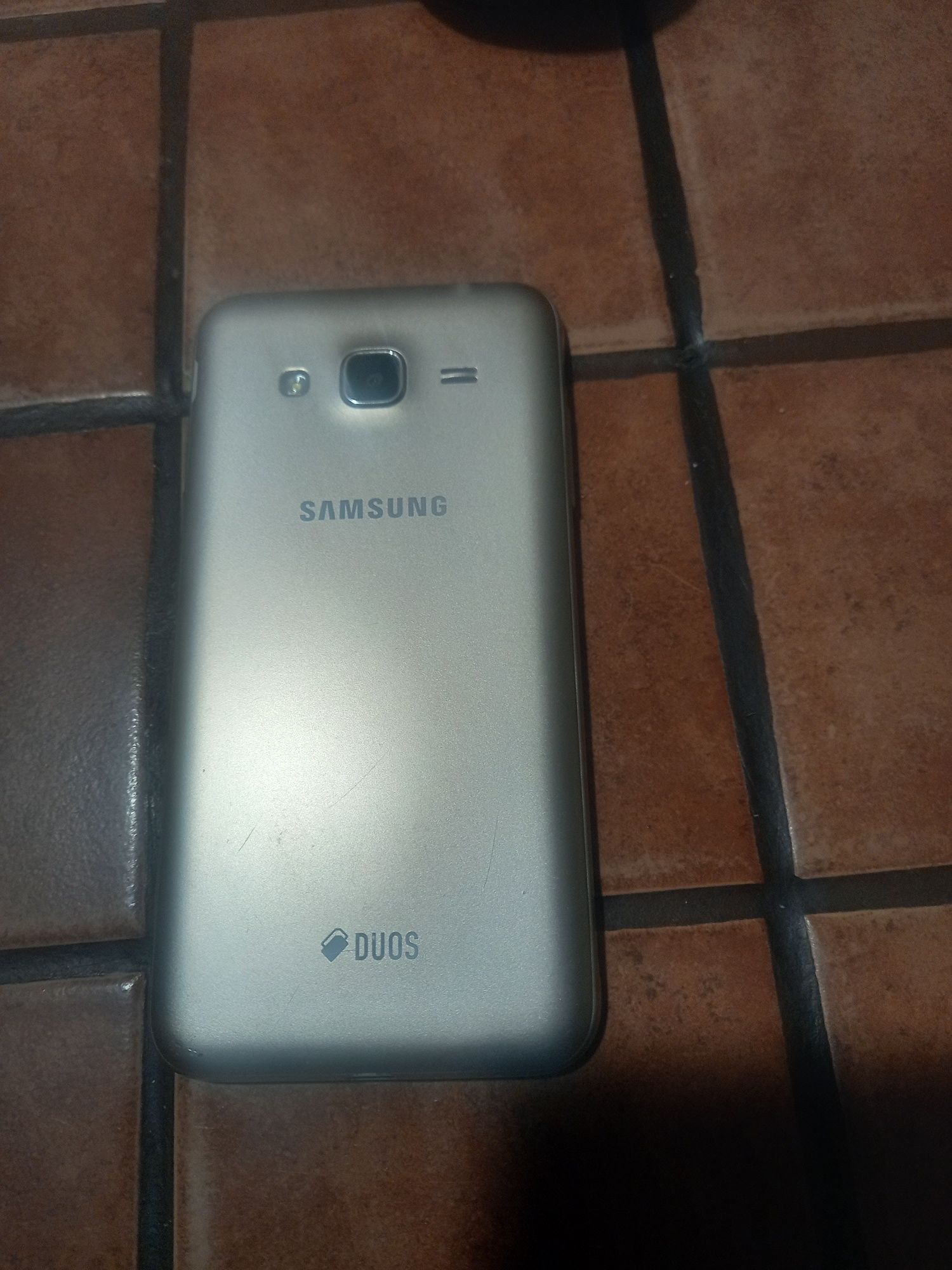 Продам SAMSUNG  J3