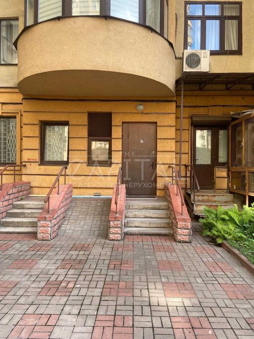 Продажа помещения 350 м2, Дмитриевская 69, центр