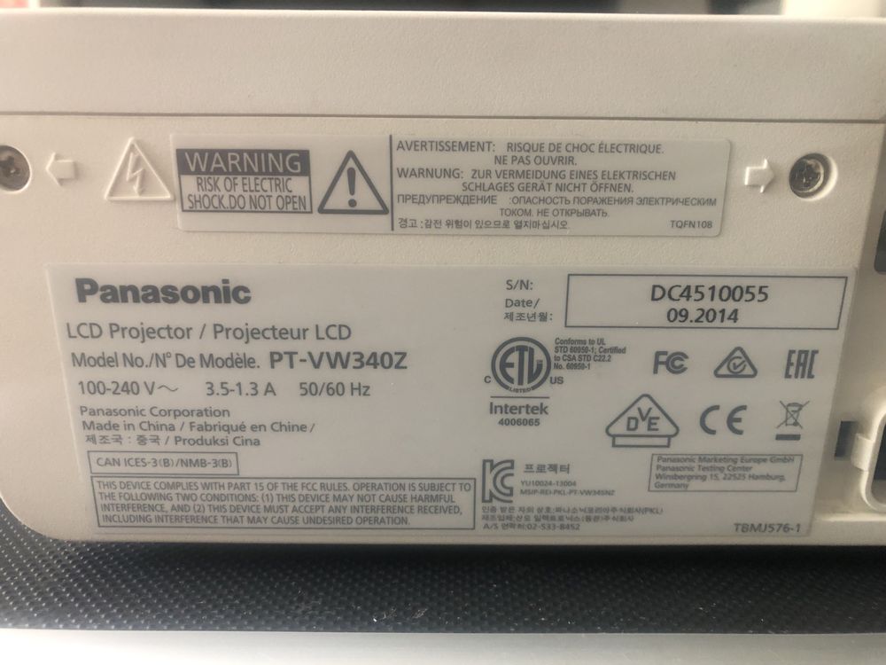 Projektor LCD Panasonic pt-vw340