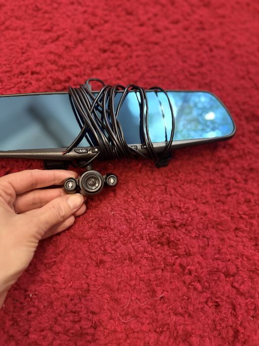 Автомобільне дзеркало заднього виду з камерою відеореєстратор