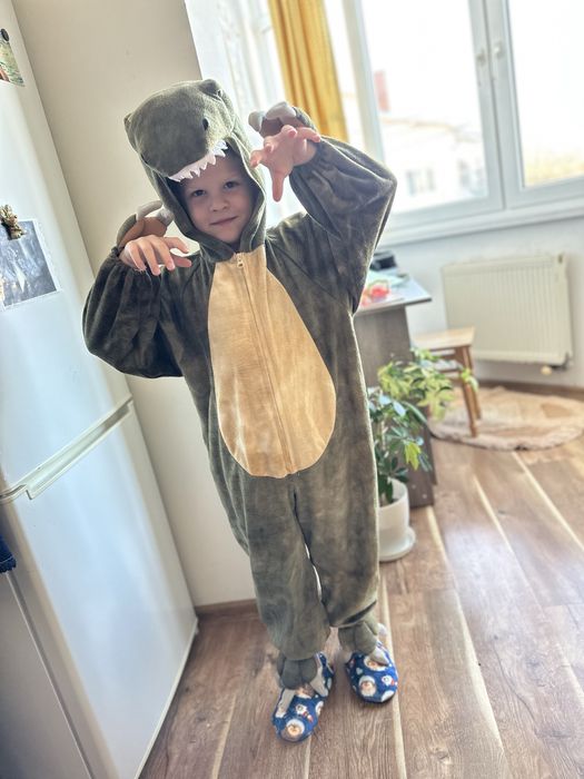 Новорічний костюм динозавра дракона