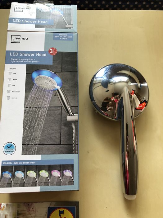 Sprzedam sluchawke prysznicowa z podswietleniem