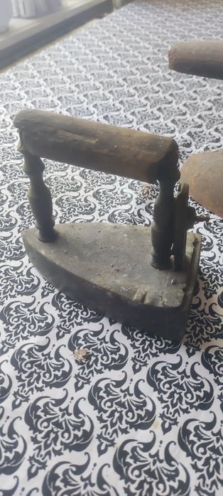 Węglarka cztery antyczne stare  żelazka żelazko na dusze i żar