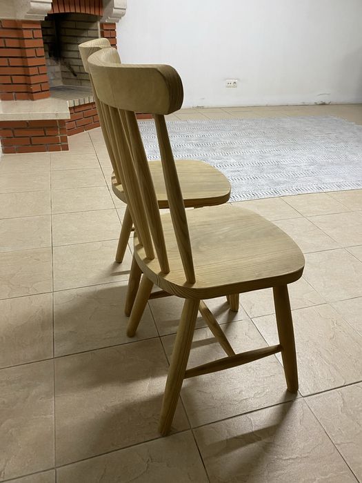 Cadeiras rabo de bacalhau sem acabamento