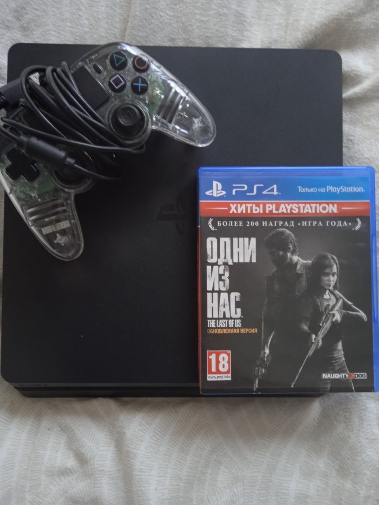Playstation 4 [500GB] - Jogo e comando inclusos