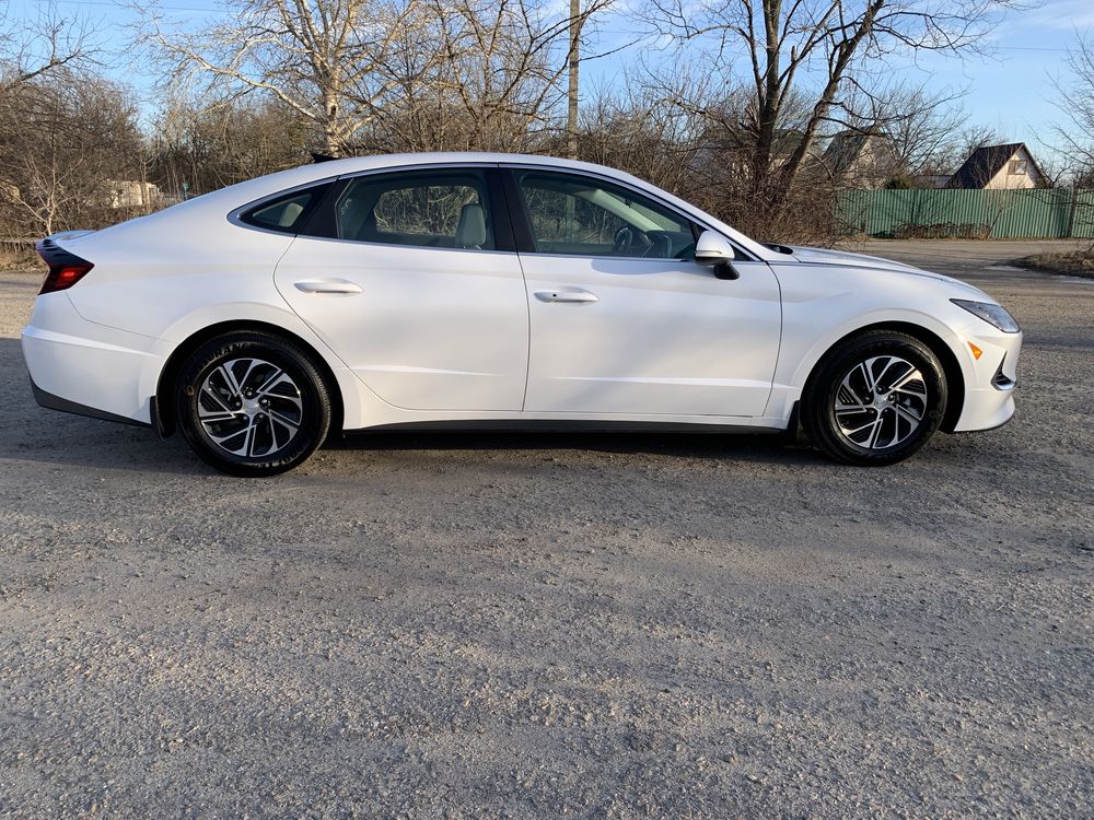 Hyundai Sonata Hybrid Blue