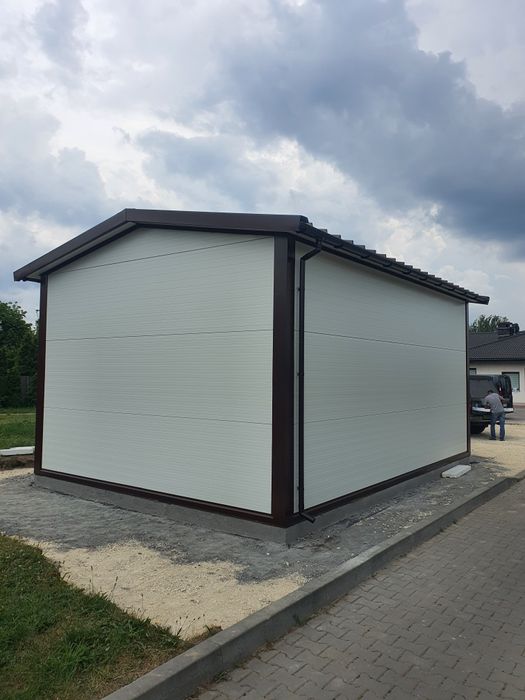 Hale z płyty warstwowej. Garaż. Hłodnia.