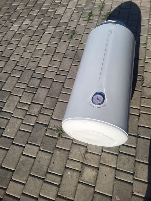 Продам бойлер 100 л.