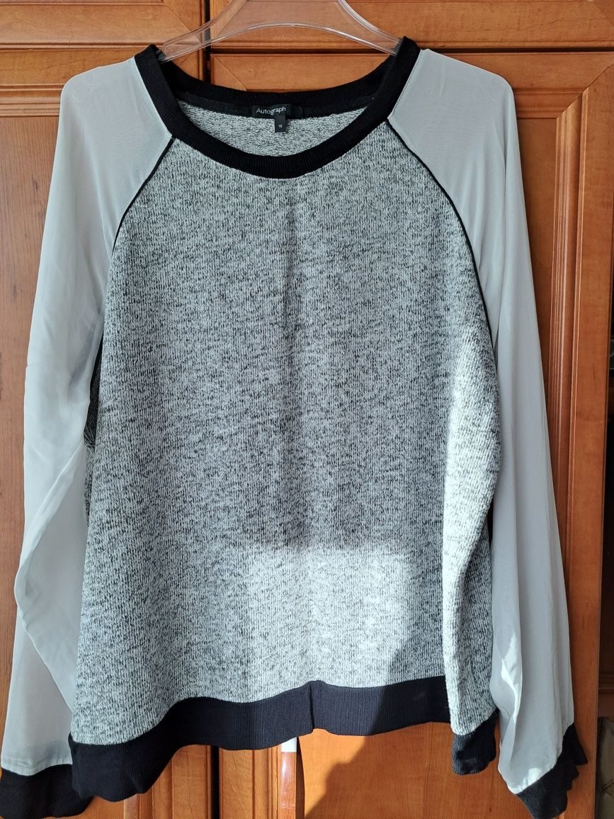 Sweter z rękawami z tiulu