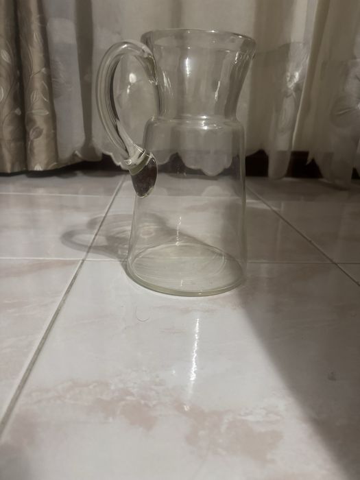 Jarro de mesa ( vidro)