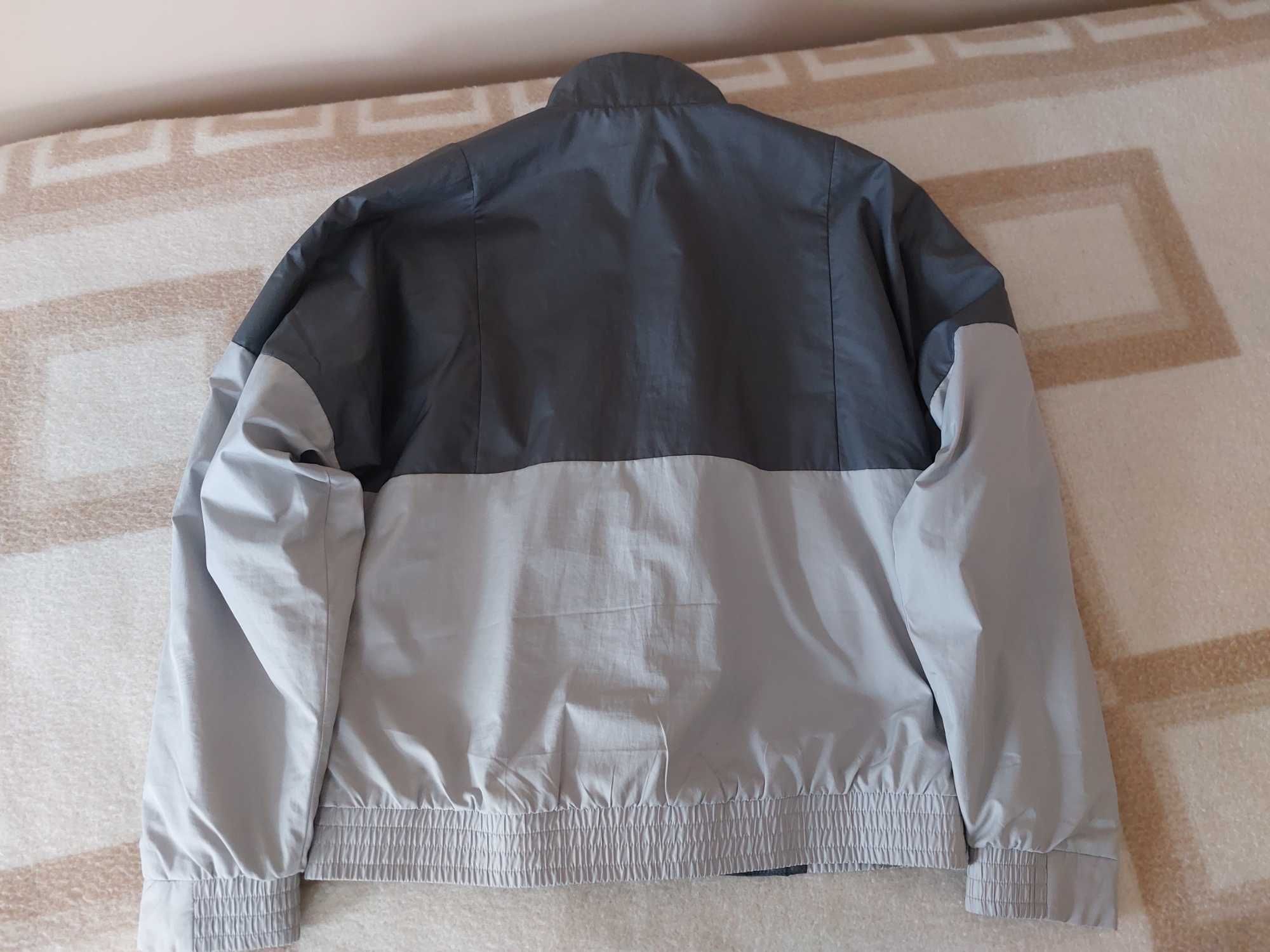 Легка утеплена курточка Adidas, оригінал, FT2442, 20 рік, р M, сіра.