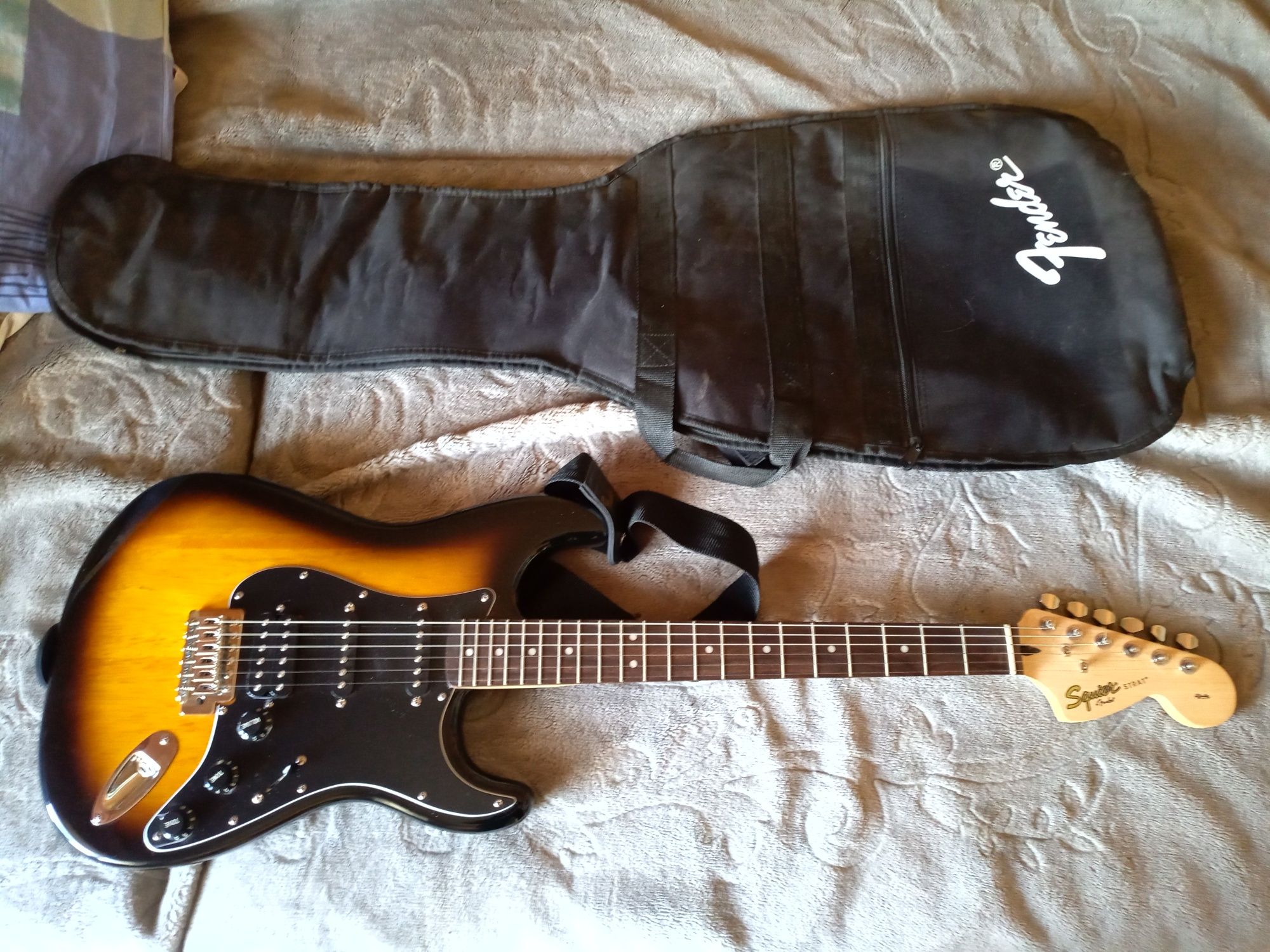 Sprzedam fender squier plus wzmacniacz