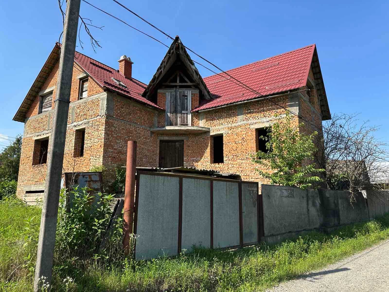Продається двоповерховий будинок в Вишково