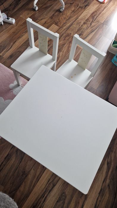 Zestaw stolik i 2 krzesełka Kritter ikea